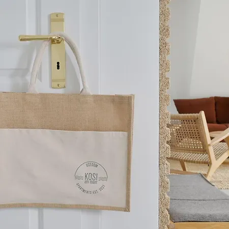 아파트 Kosi Am Fuenf 코세로우