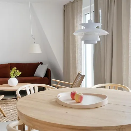 아파트 Kosi Am Fuenf 코세로우