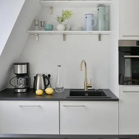 아파트 Kosi Am Fuenf 코세로우